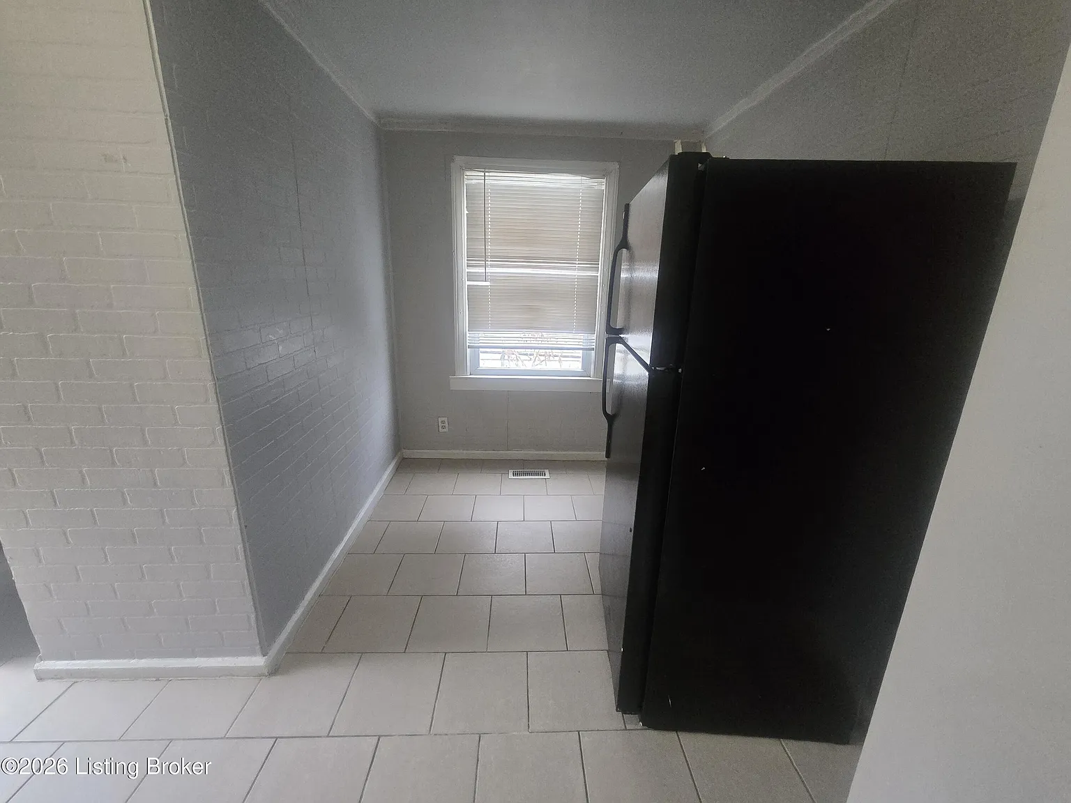 2 bed, 1.0 bath, 700 sqft, $1,200 — Photo 4