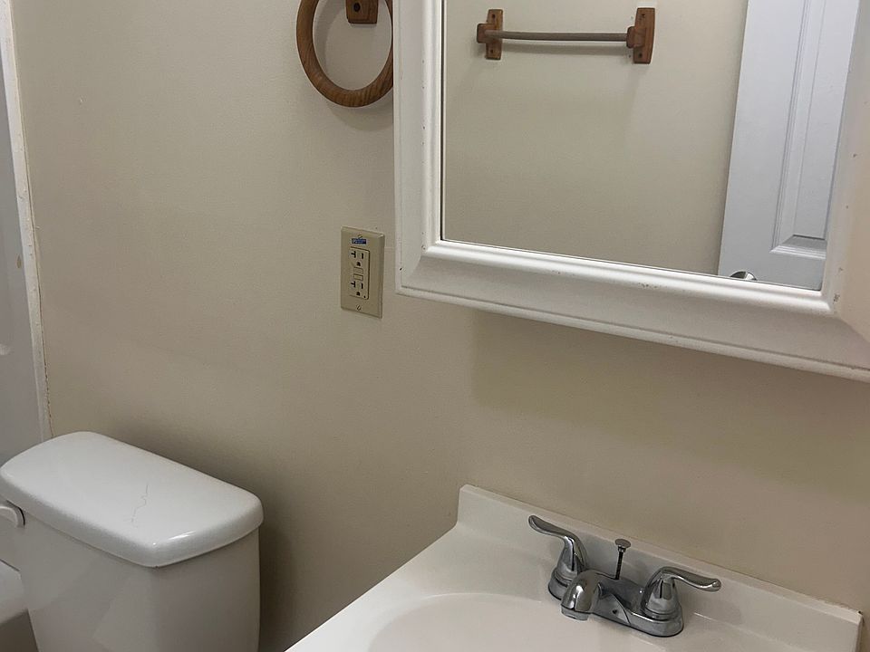 1st image of 389 Mill Rock Rd #1