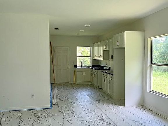 2nd image of 216 S Desoto Ave