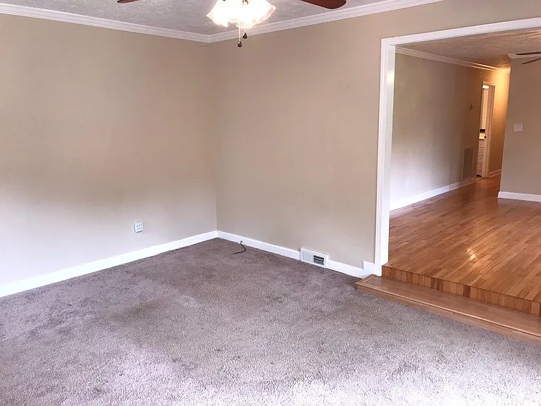 1203 Hales Ct — Photo 17