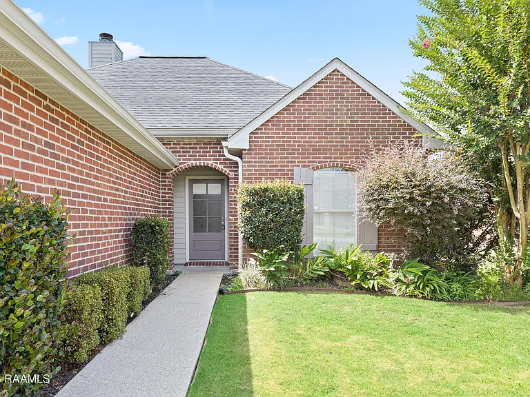 133 Wild Rose Ln — Photo 2