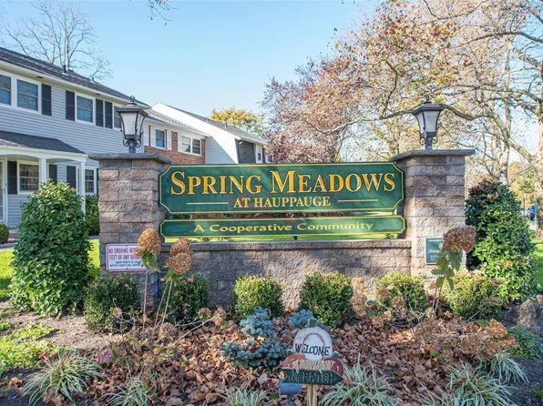 463 Village Drive #463, Hauppauge, NY 11788