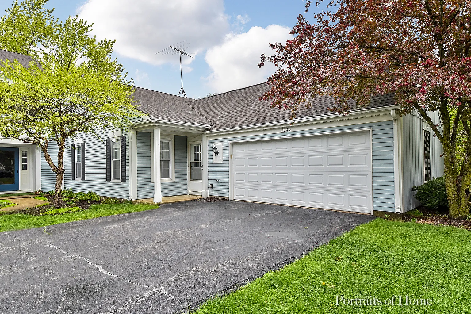 1045 Devonshire Ave photo 1