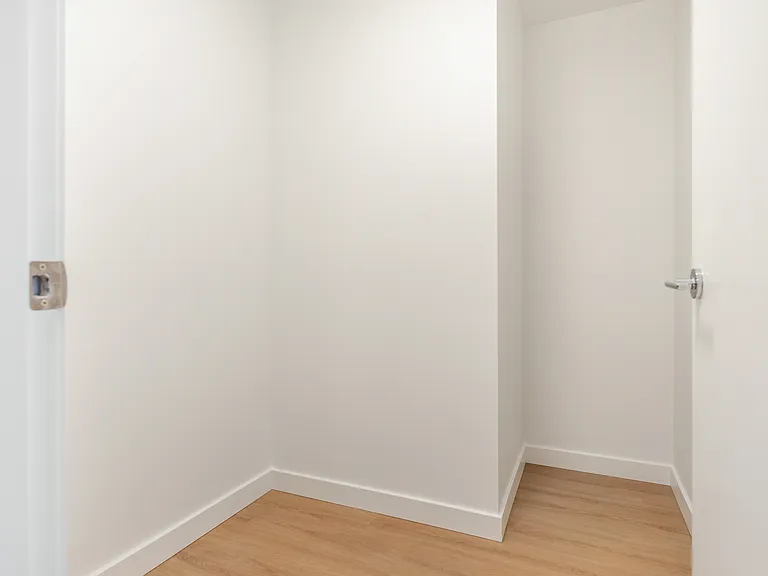 3655 Victoria Dr — Photo 41