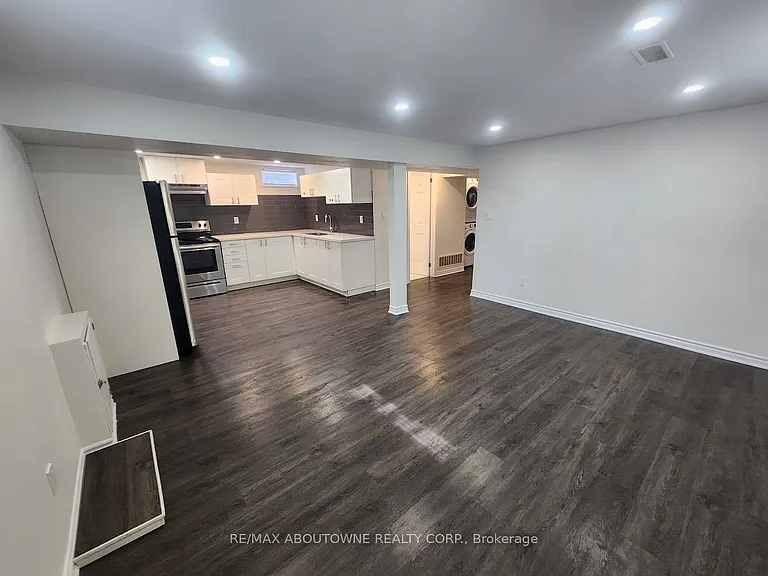 18 Greeningdon Dr #LOWER — Photo 10