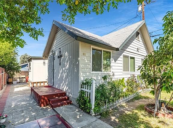 4th image of 851 N Sultana Ave