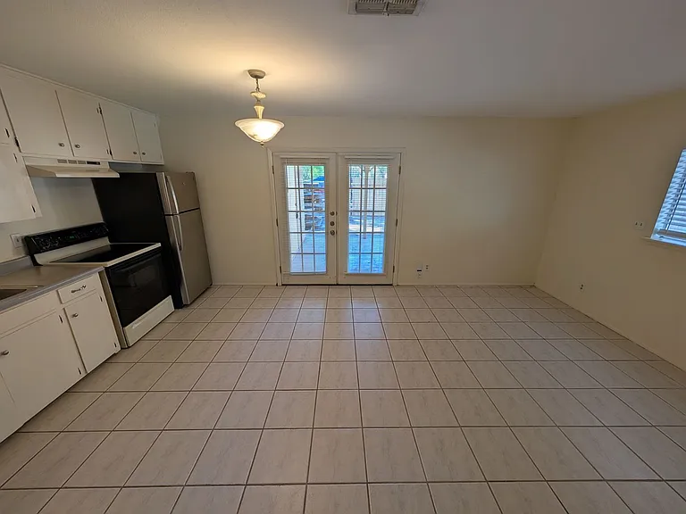 164 S Union Ave #102 — Photo 7