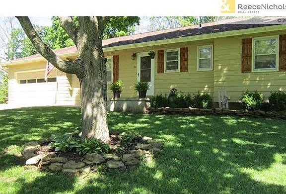 2nd image of 52 Maple Dr