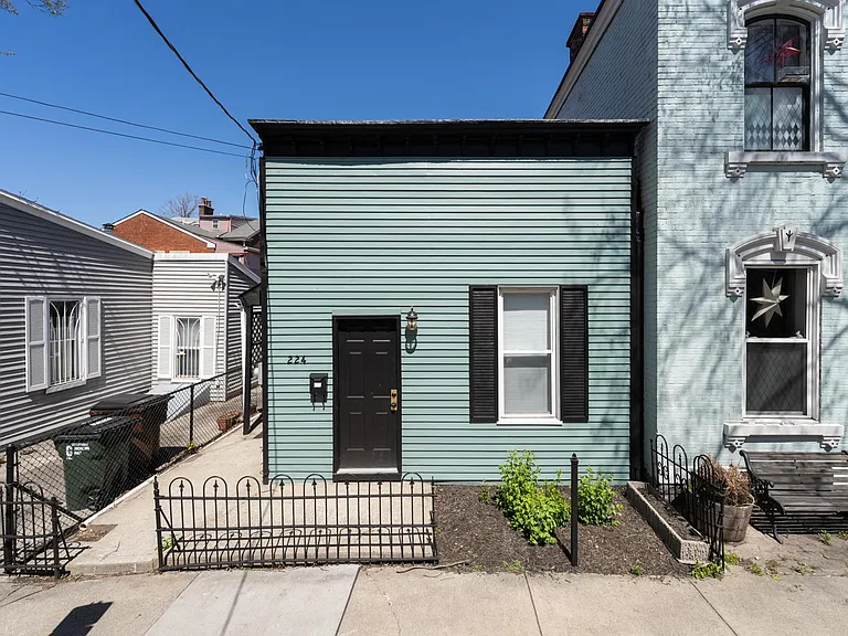 224 W 5th St — Photo 8