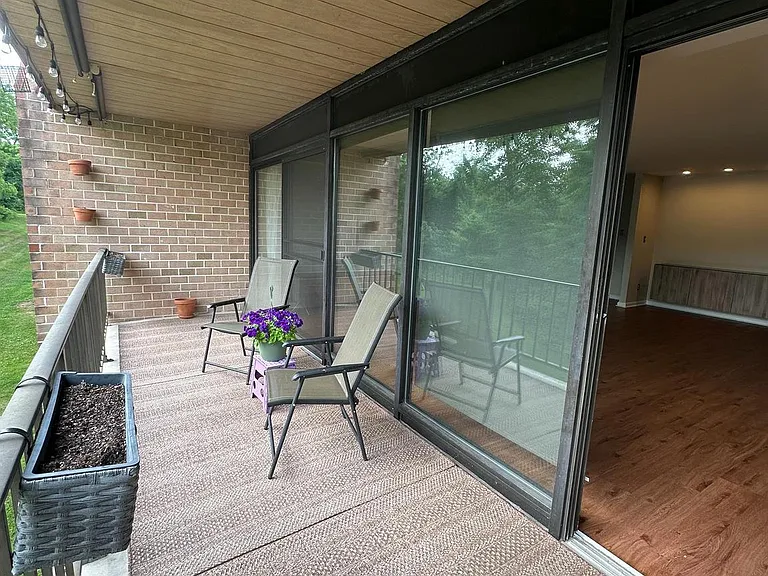 35 Hermitage Dr — Photo 17