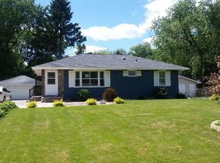 81 McClelland St N, Maplewood, MN 55119