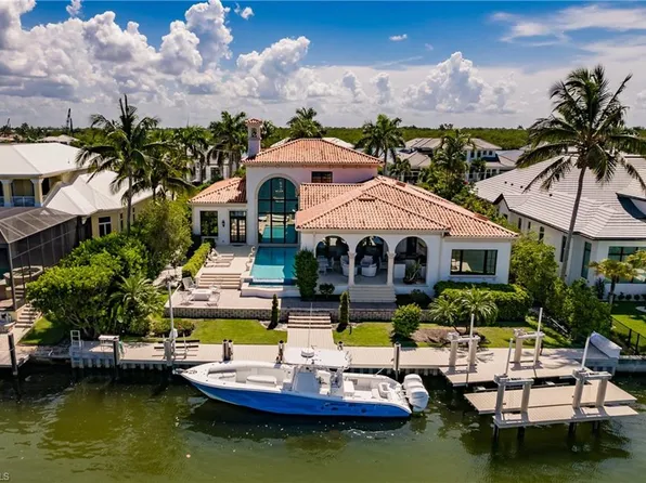 2450 Tarpon RD, NAPLES, FL 34102