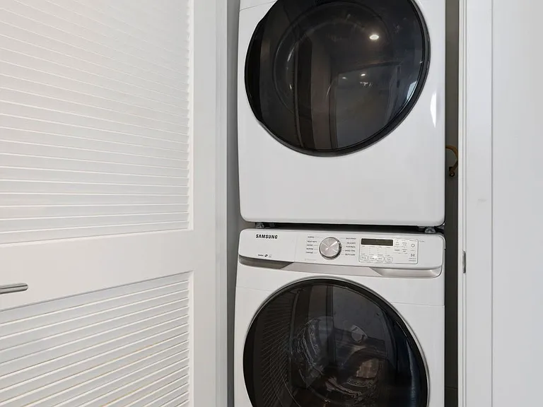 In-Unit Full Size Washer & Dryer