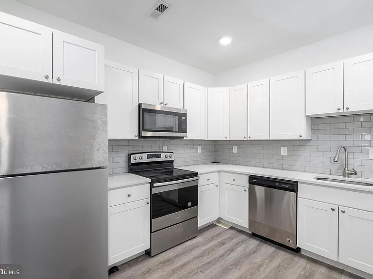 3424 Wallace St #1 — Photo 6