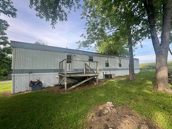 3rd image of 112 N Old Marion Rd
