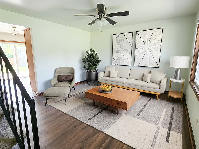 Country Club Apartments — Photo 24