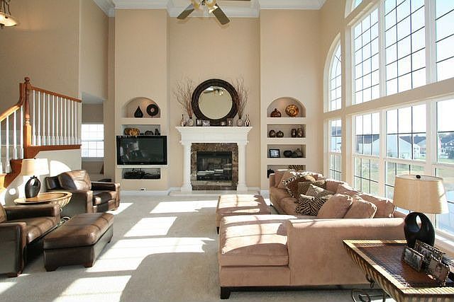 2nd image of 812 McCauley Way