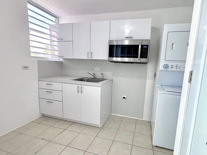 2 bed, 1.0 bath, 782 sqft, $950 — Photo 2