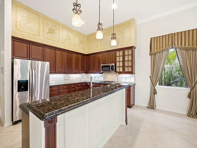 195 Sedona Way — Photo 17