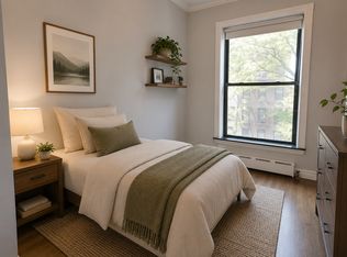 239 W 14th St #2B, New York, NY 10011