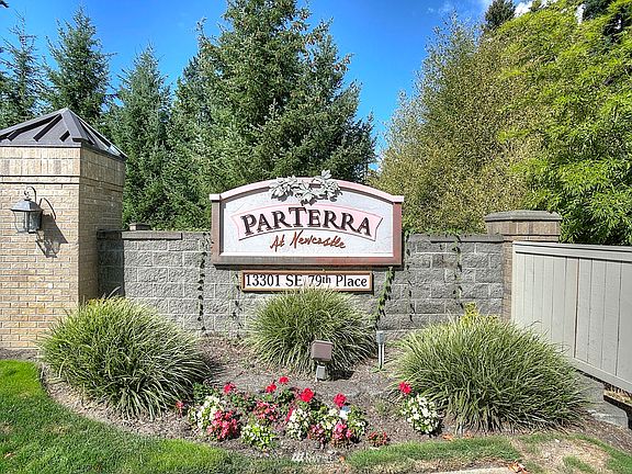 Incredibly convenient Newcastle location near 405, YMCA, shopping, and trails.
