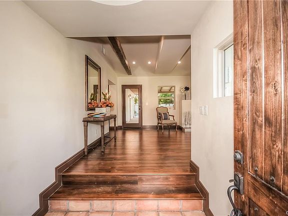 4th image of 4555 Mariota Ave