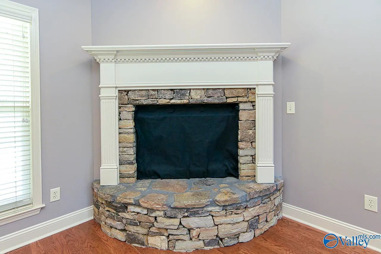 4 bed, 4.0 bath, 2587 sqft, $2,700 — Photo 4
