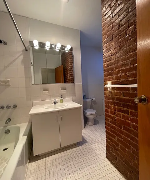 117 W 58th St #4A — Photo 3
