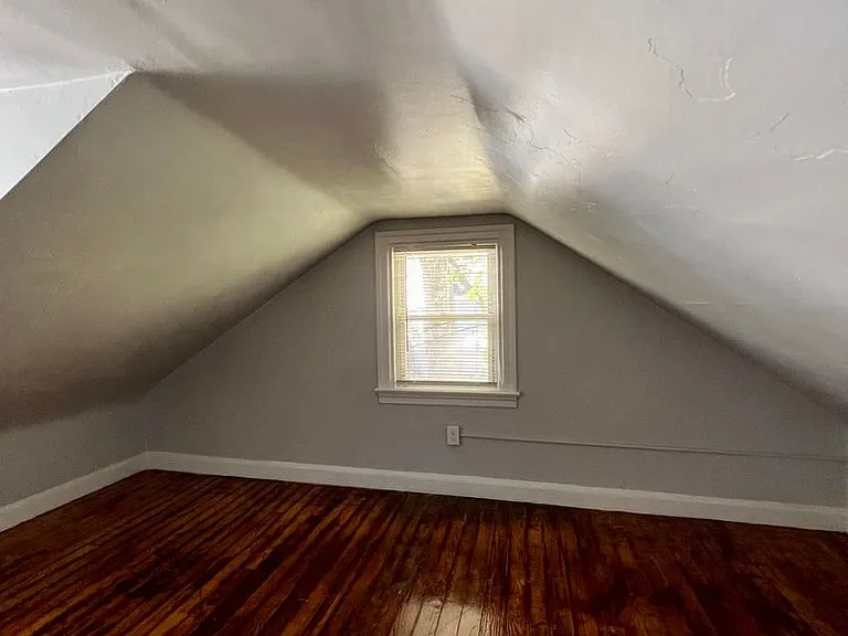 36 Hazel St — Photo 9