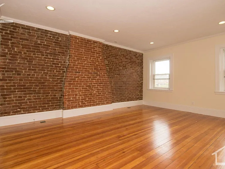 1612 Beacon St #2 — Photo 4