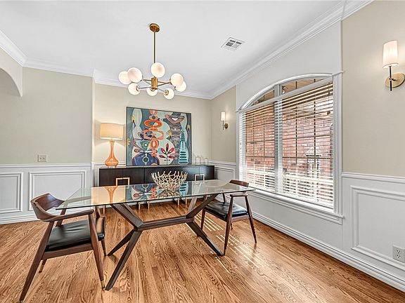 5th image of 4205 NE Kenton Ave