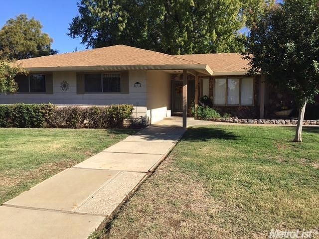 2nd image of 401 Camellia Ln