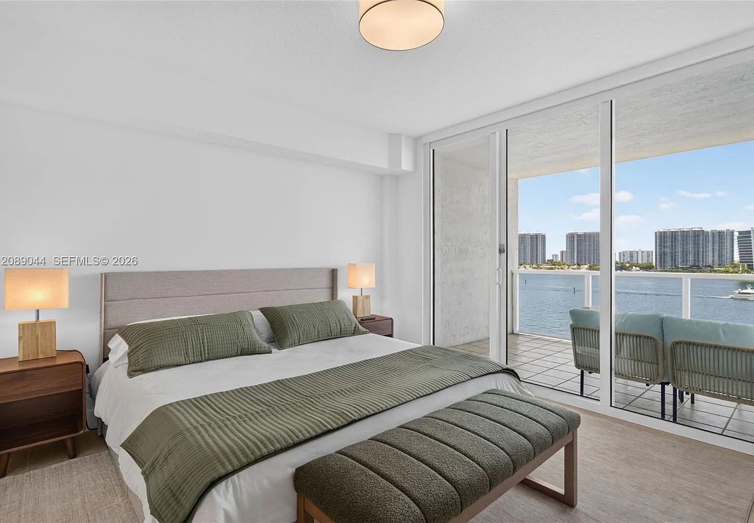 Marina Bay Club Condo Hot — Photo 3