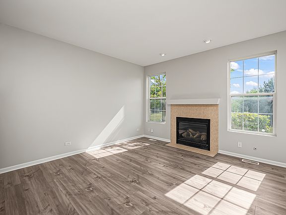 5th image of 24138 W Walnut Cir #1