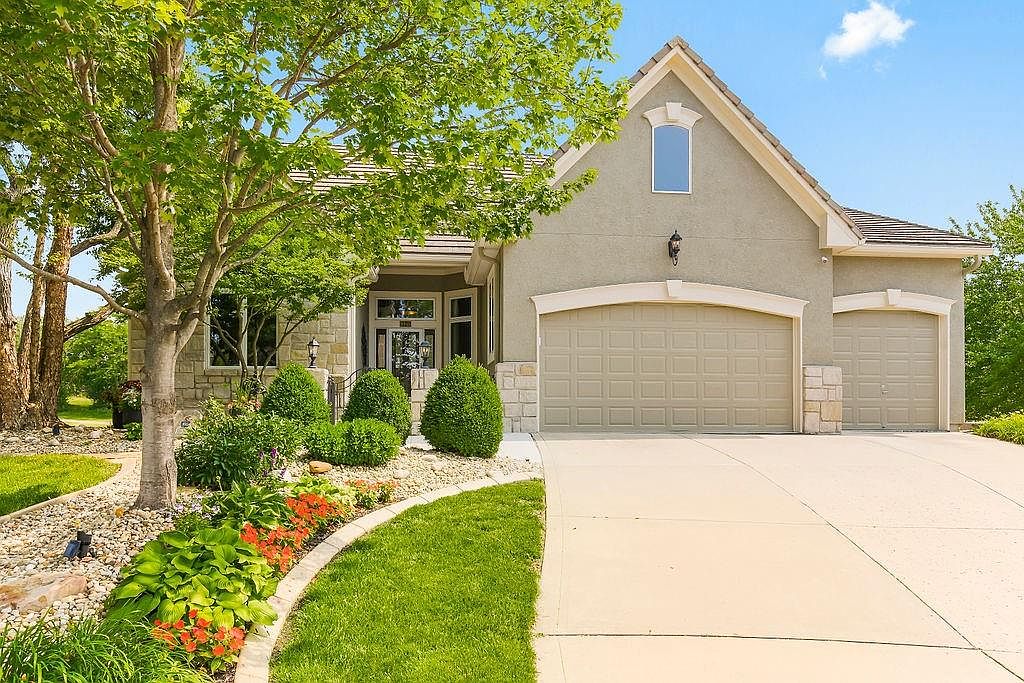 9945 Fountain Cir, Lenexa, KS 66220 Zillow