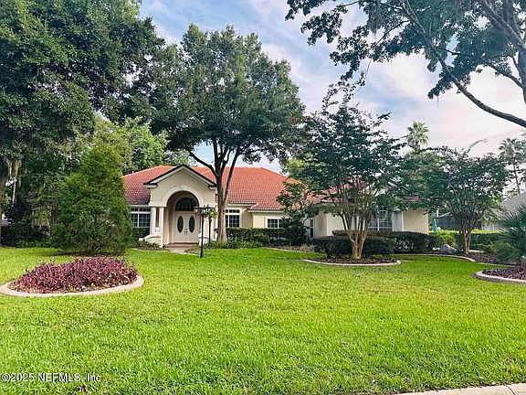 3rd image of 13643 MARSH HARBOR Drive N