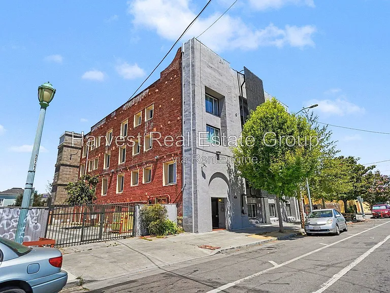 Peralta St — Photo 13