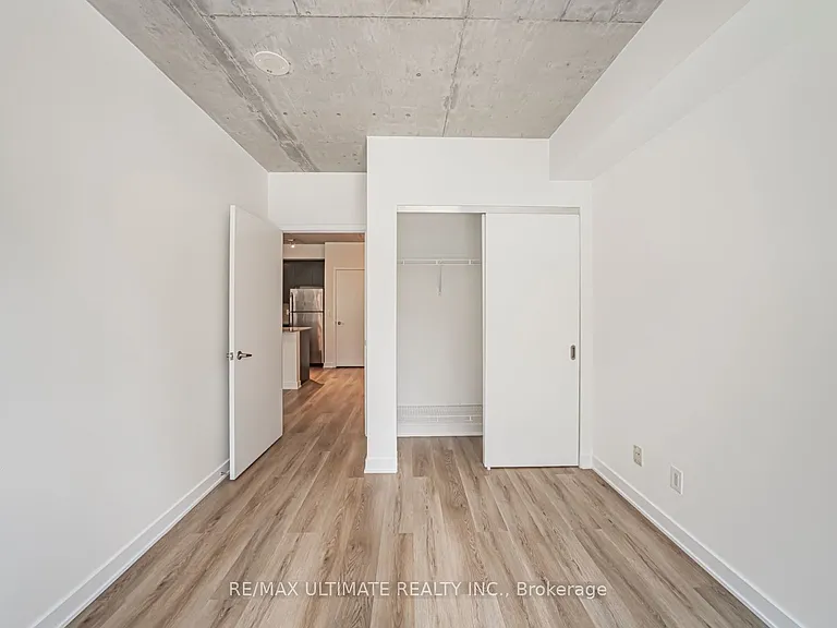 400 Wellington St W #306 — Photo 15