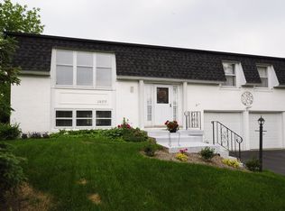 1409 Evans Ct, Elk Grove Village, IL 60007