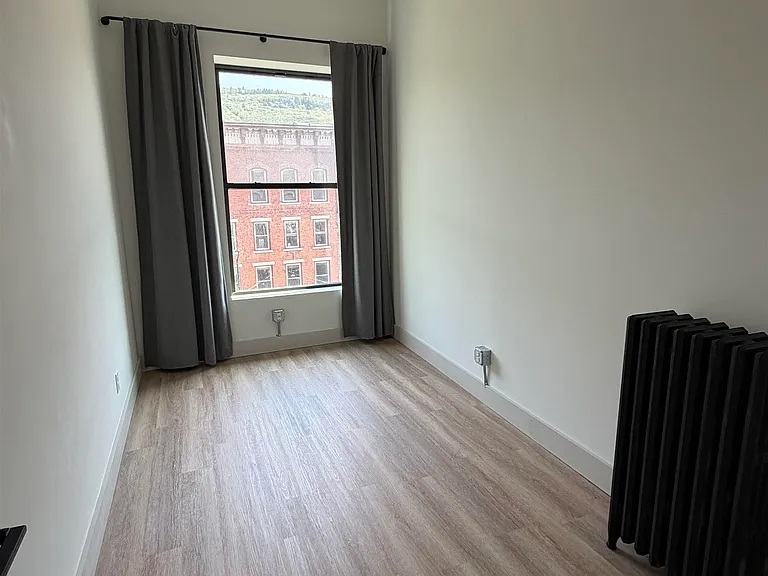 114 Main St #31 — Photo 5