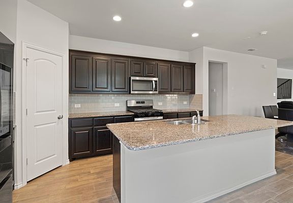 5th image of 2118 River Pine Rd