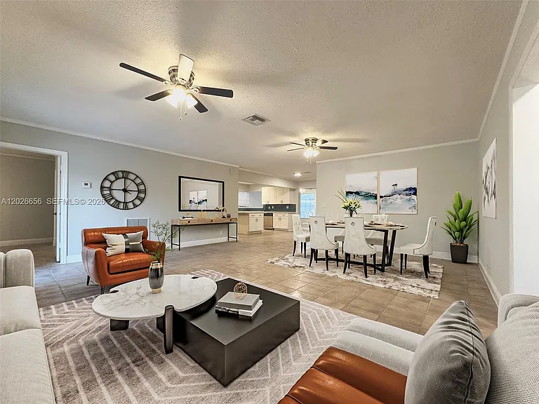 206 SE 3rd Pl — Photo 7