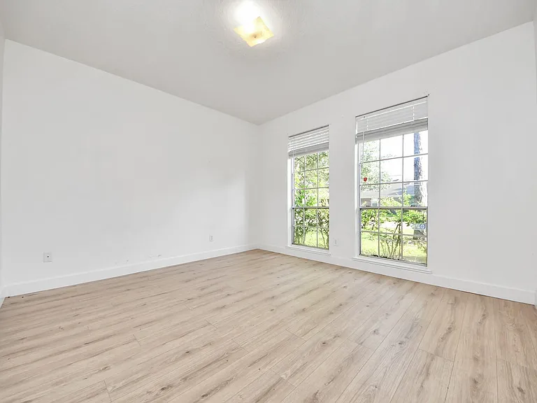 13515 Scarab Dr — Photo 9