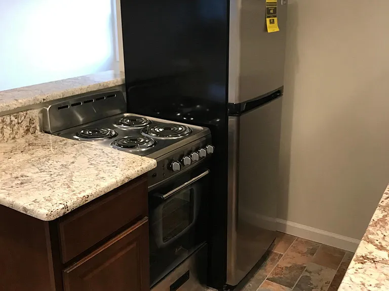1176 S Main St #1 — Photo 13