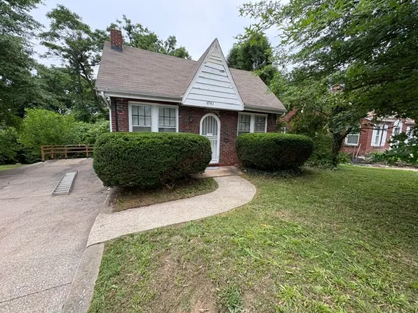 6743 Kenwood Dr, Saint Louis, MO 63121