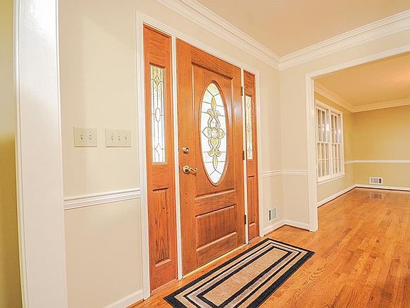 4th image of 3792 Galdway Dr