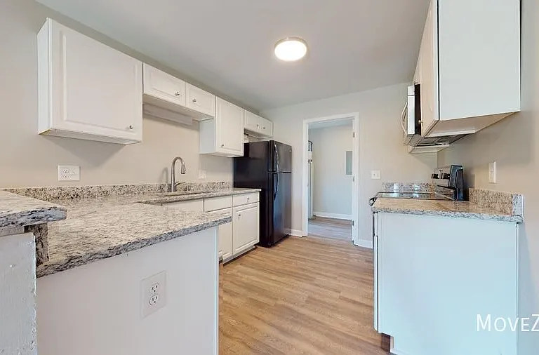 1076 Norris Rd — Photo 3