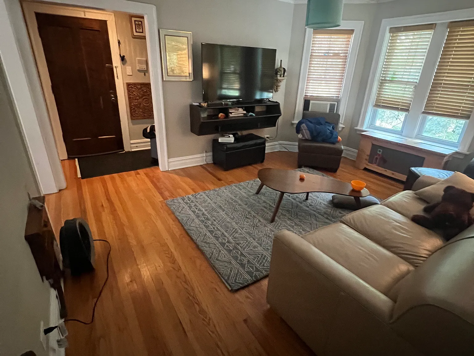 2 bed, 1000 sqft, $1,800 — Photo 2