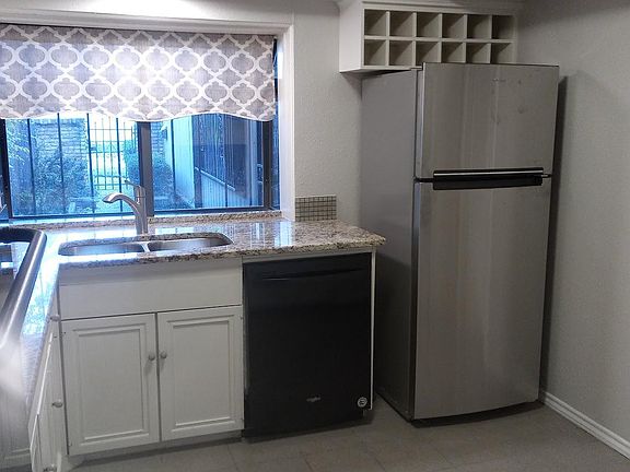 5th image of 1028 Woodoak Ct