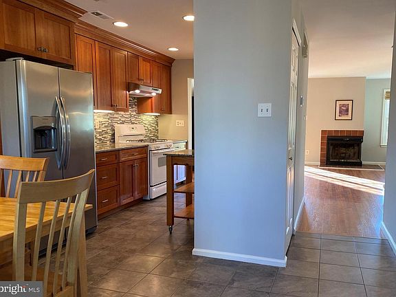 4th image of 35 Kirkwood Dr